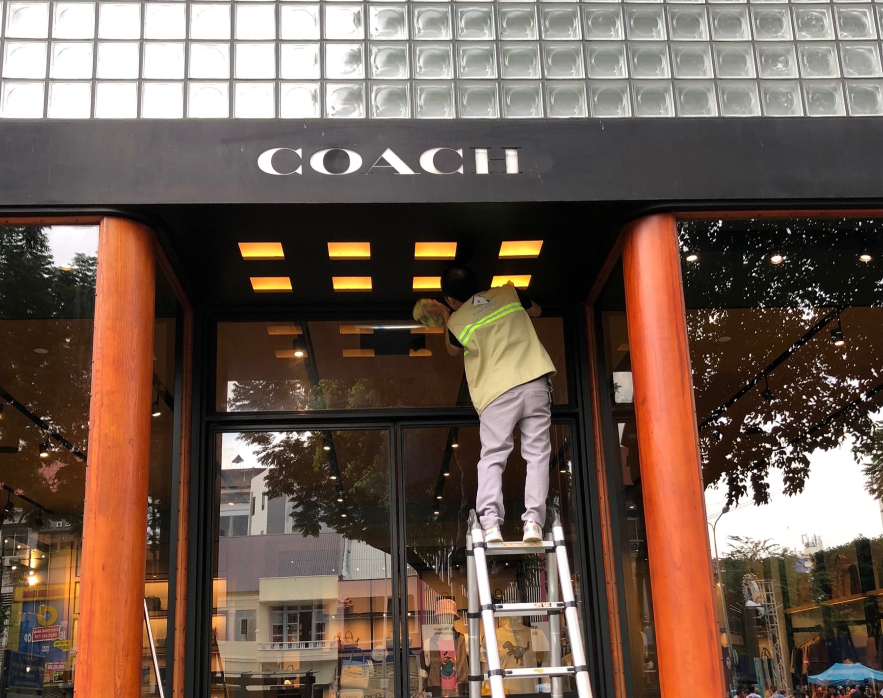 VỆ SINH ĐÁNH SÀN 